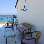 Total Blue Maisonette *