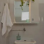 Total Blue Maisonette شقة