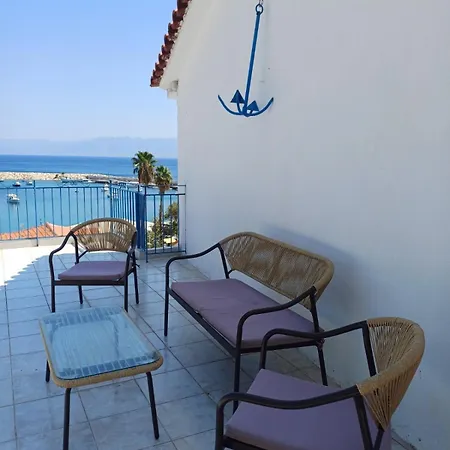 Total Blue Maisonette *